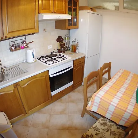 Quaint With Garden In * Pula