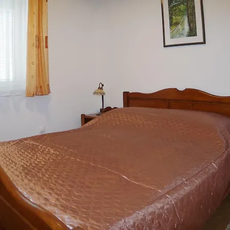 Quaint Apartment With Garden In Pula Apartment