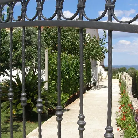 Quaint With Garden In Apartamento