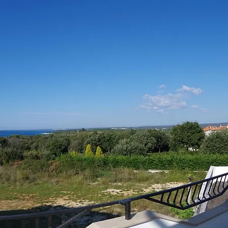 Quaint With Garden In Appartamento
